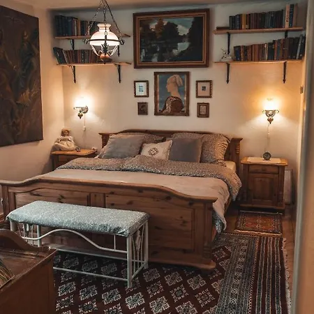 Chaloupka Pod Skalou بيت للعطل