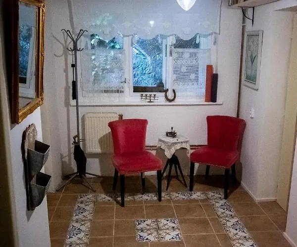 Chaloupka Pod Skalou Feriehus