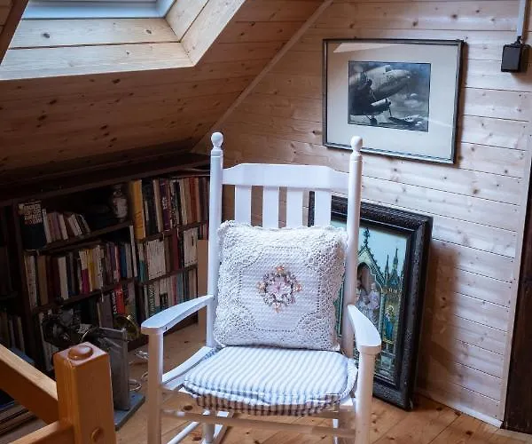 Chaloupka Pod Skalou Feriehus